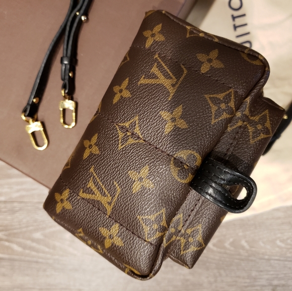 Louis Vuitton Palm Springs World Tour Edition - Picture 3 of 8